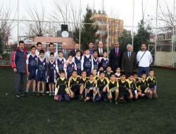 Dörtyol'da Okullar Arası Minikler Futbol Turnuvası Yapılıyor