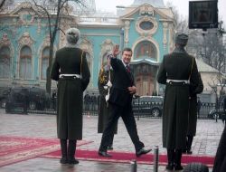 Yeni Ukrayna Cumhurbaşkanı Yanukoviç Göreve Başladı!