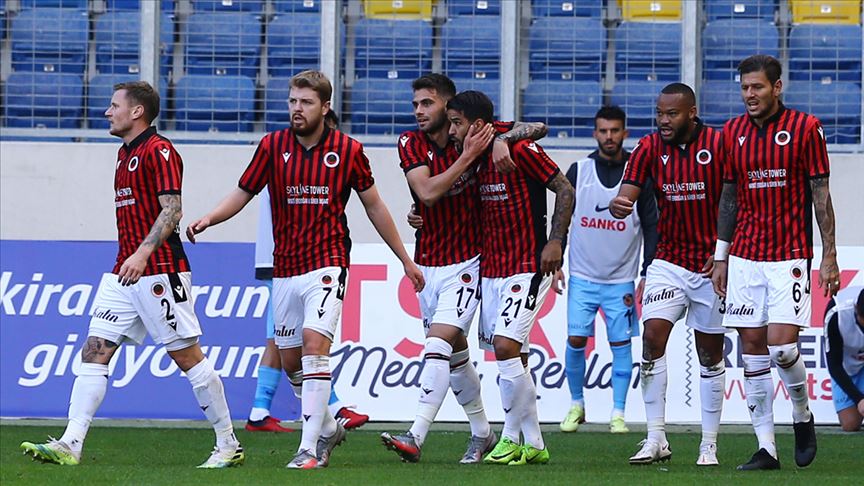 Gençlerbirliği, Medipol Başakşehir'e konuk olacak!