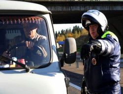 Rusya'da Trafik Cezaları İçin Sürücülere Özel Kredi Kartı Uygulaması Başlıyor