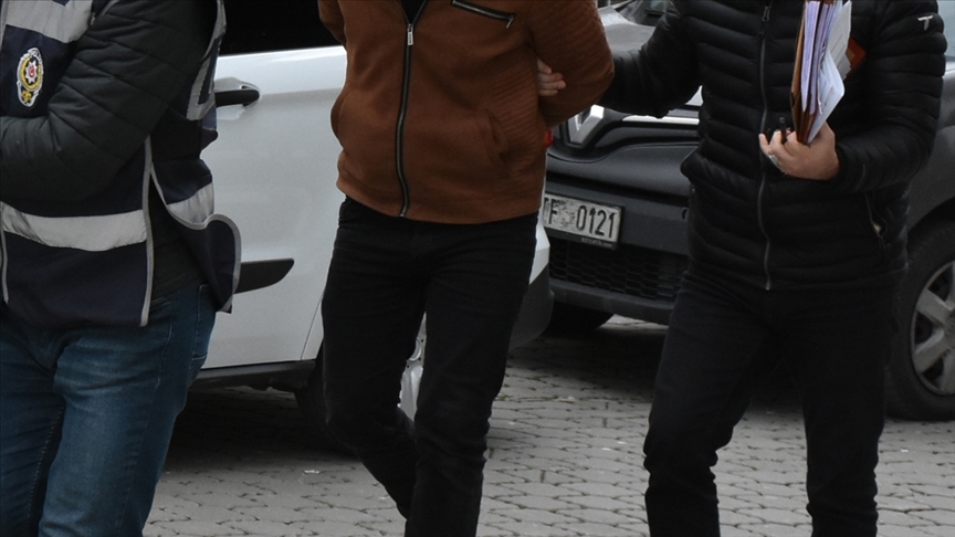 47 suçtan aranan kişi sokağa çıkma kısıtlamasını ihlal edince yakalandı!