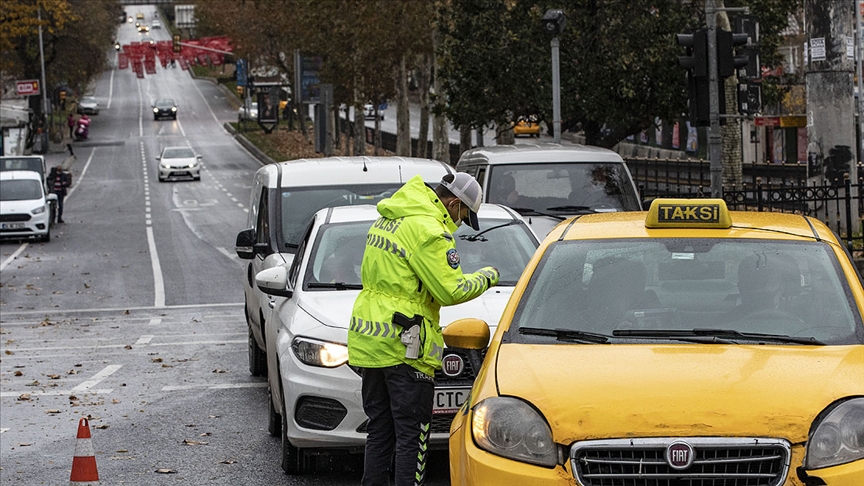 Yılbaşında hafta sonu kısıtlamalarındaki usul ve esaslar geçerli olacak!