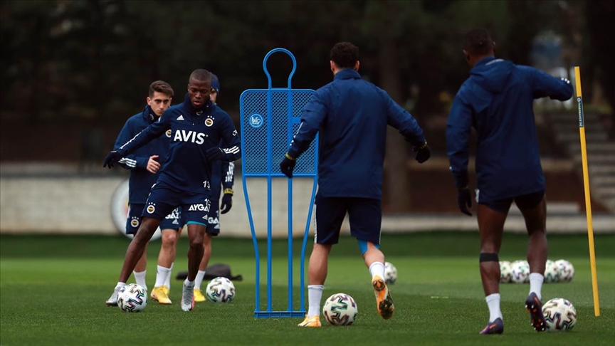 Fenerbahçe Süper Lig'de yarın Kasımpaşa'ya konuk olacak!