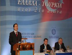 Türkiye-Yunanistan İlişkileri Atina'da Masaya Yatırıldı