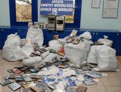 Antalya'da 6 Bin Adet Korsan Cd Ele Geçirildi!