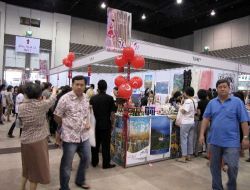 Tayland'da Kızılhaç Yardım Kermesinde Türk Standı Yoğun İlgi Gördü