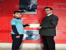 Özel Nilüfer Yıldırım İlköğretim Öğrencisi Kompozisyonda İl Birincisi Oldu
