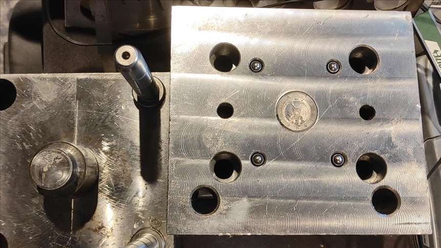 Esenyurt'ta sahte madeni avro basan işyerine baskın