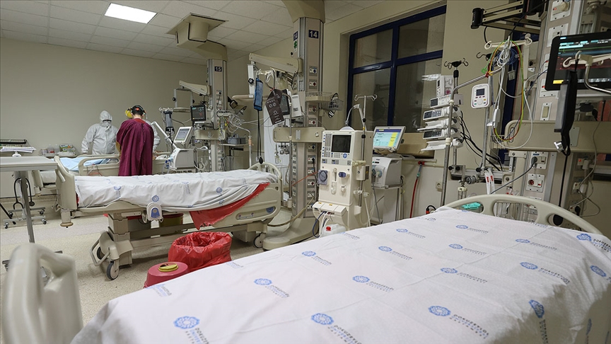 Son 24 saatte 7 bin 706 kişinin testi pozitif çıktı, 93 kişi hayatını kaybetti!