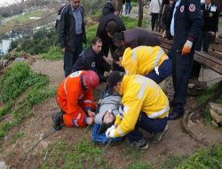 Antalya'da Bir Kadın Falezlerden Atlayarak İntihar Etmek İstedi