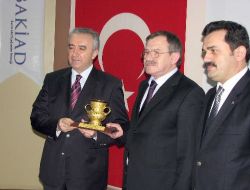 Bakiad, Yılın Yatırımcısı Ödülünü Mescier Demir Çelik'e Verdi