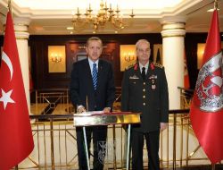 Başbuğ Başbakanlık Binasına Geldi