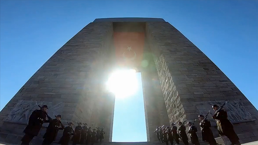 Milli Savunma Bakanlığı'ndan 'Şehitlerimize selam duruyoruz' paylaşımı