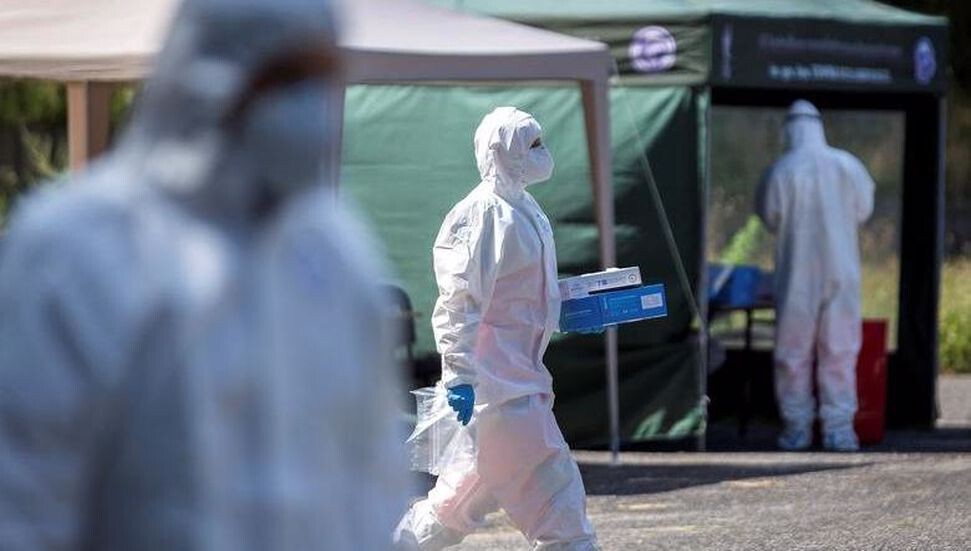 Avrupa'da yeniden yükselen Kovid-19 vakaları "üçüncü dalga" endişesini artırıyor