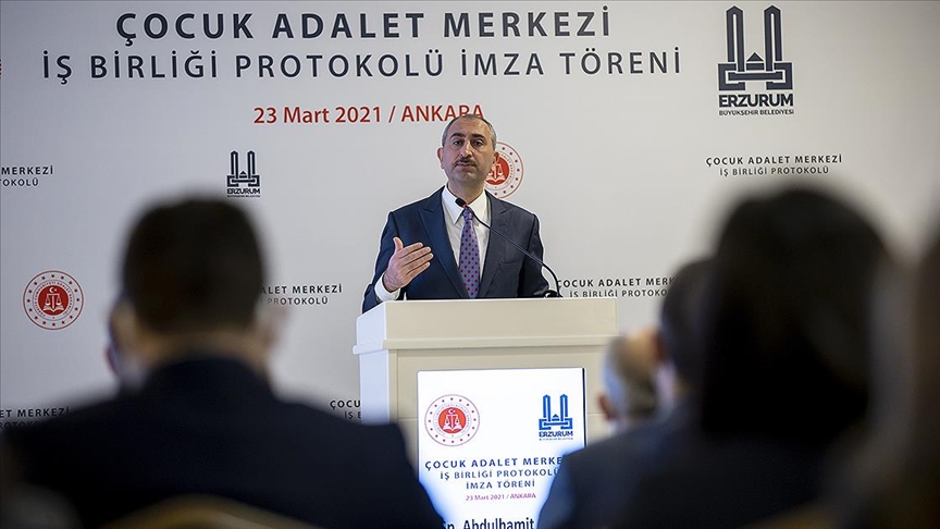 Gül: Bir tek kadının dahi şiddetle yüz yüze gelmediği vakte kadar çalışmaya devam edeceğiz