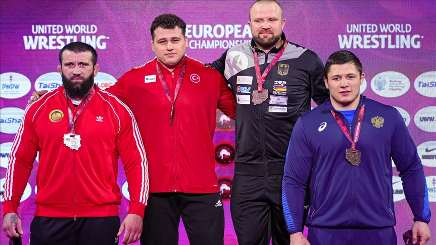 Milli güreşçi Rıza Kayaalp 10. kez Avrupa şampiyonu