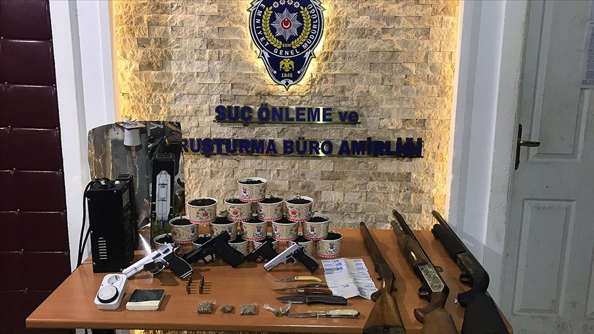 Uyuşturucu imalathanesine dönüştürülen eve düzenlenen operasyonda bir kişi yakalandı