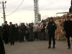 Mardin'de Baz İstasyonuna Karşı Sopalı Direniş