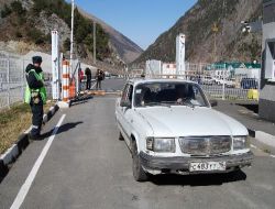 Rusya İle Gürcistan Sınırı Açıldı: Ermenistan Nefes Aldı