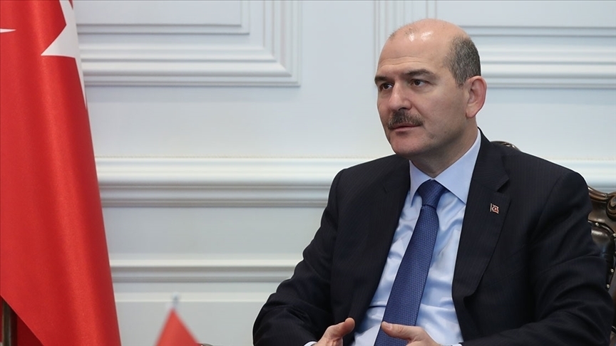 Bakan Soylu, organize suç örgütü elebaşı Sedat Peker'in evinin aranmasına ilişkin görüntüleri paylaştı