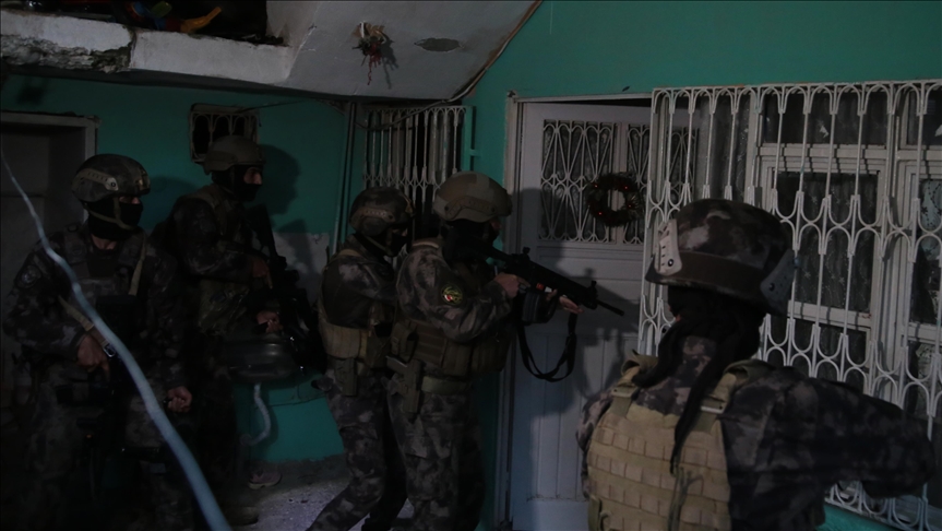 Organize suç örgütlerine yönelik 8 ilde 'Sahil Rüzgarı Operasyonu' başlatıldı