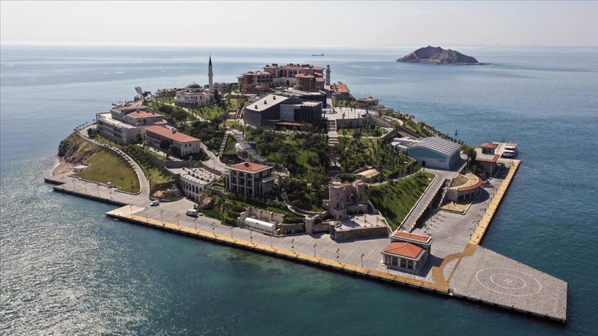 'Demokrasi ve Özgürlükler Adası' 27 Mayıs'ta yapılacak olan anma törenine hazırlanıyor