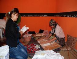 Sinevizyon Cihazı Almak İçin Kermes Düzenlediler