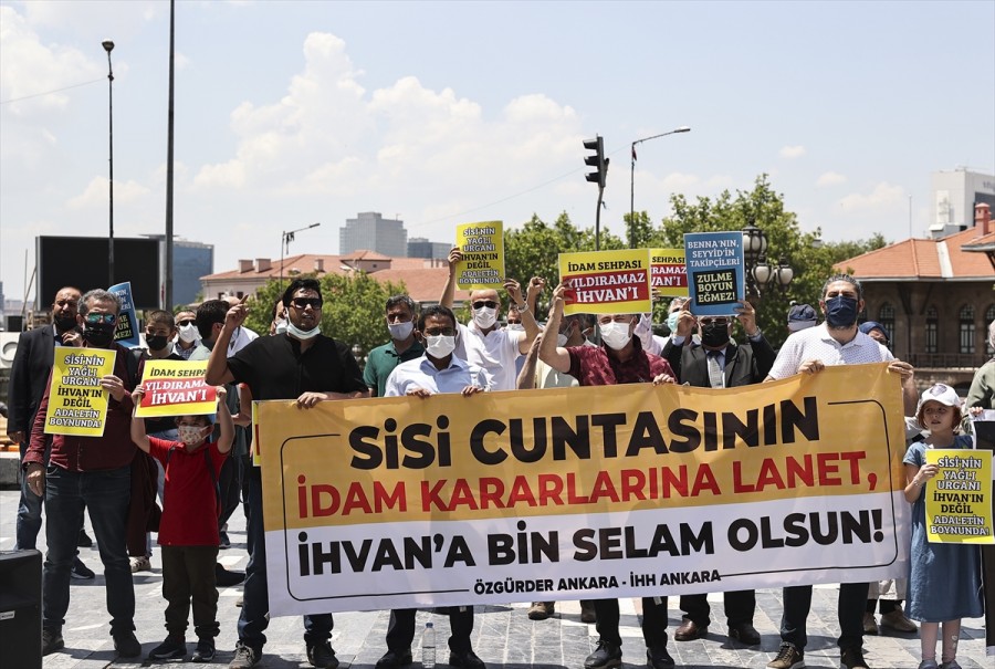 Mısır'da darbe karşıtı 12 kişi hakkında verilen idam cezası kararı Ankara'da kınandı