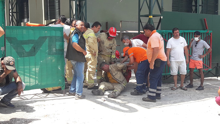 Marmaris'te oteller ve yerleşim yerlerine yakın ormanlık alanda çıkan yangın kontrol altına alındı
