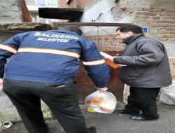 Balıkesir Belediyesi 800 Aileye Gıda Yardımı Yaptı