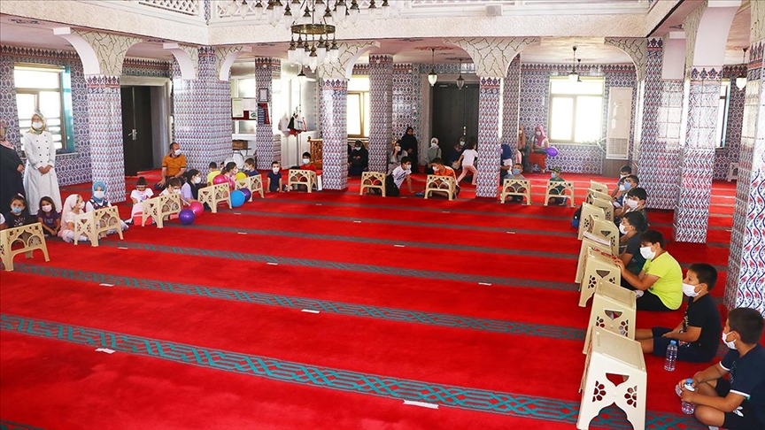 Kur'an kurslarında yüz yüze eğitim başladı
