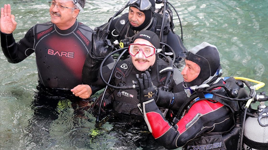 Varank'tan Gökpınar Gölü'nde turkuaz dalış