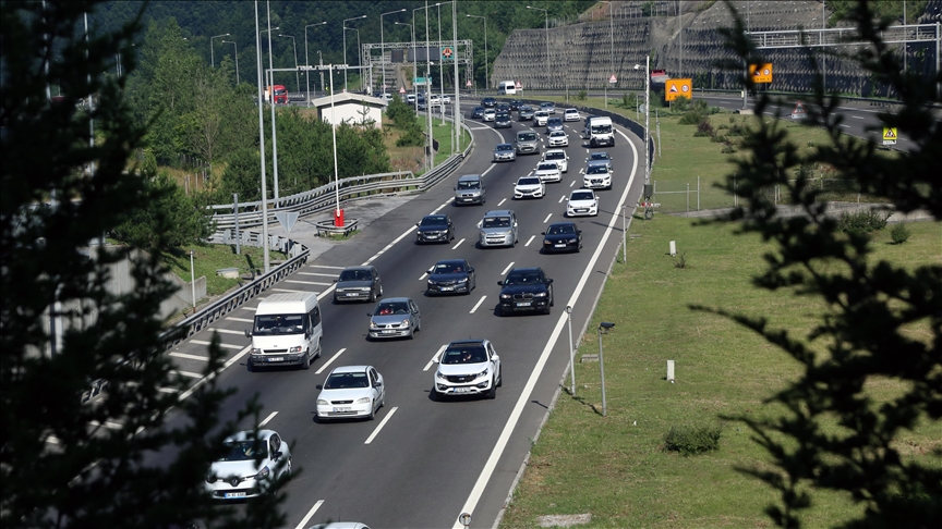 Anadolu Otoyolu'nda bayram tatili yoğunluğu artıyor
