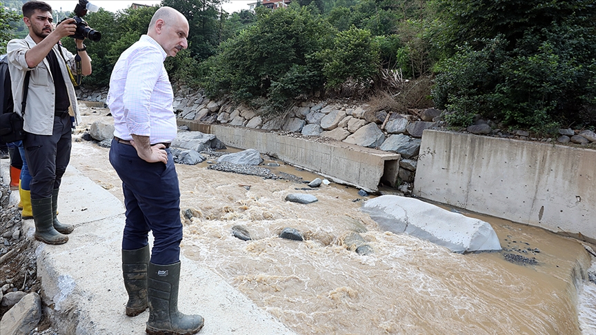 Bakan Karaismailoğlu: Rize'deki sel ve heyelan sonrası acil olarak eksikleri giderdik