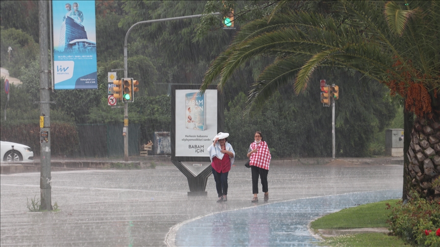 İstanbul, Kocaeli, Sakarya ile Yalova'da sağanak bekleniyor..