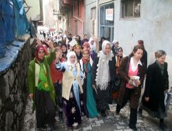 Bdp'li Kadınlar, Cezaevlerindeki Kadın Tutuklulara Mektup Gönderdi!