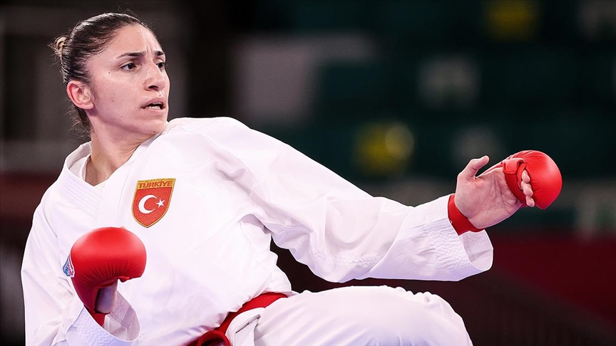 Milli karateci Merve Çoban Tokyo 2020'de yarı finale çıkarak olimpiyat madalyasını garantiledi