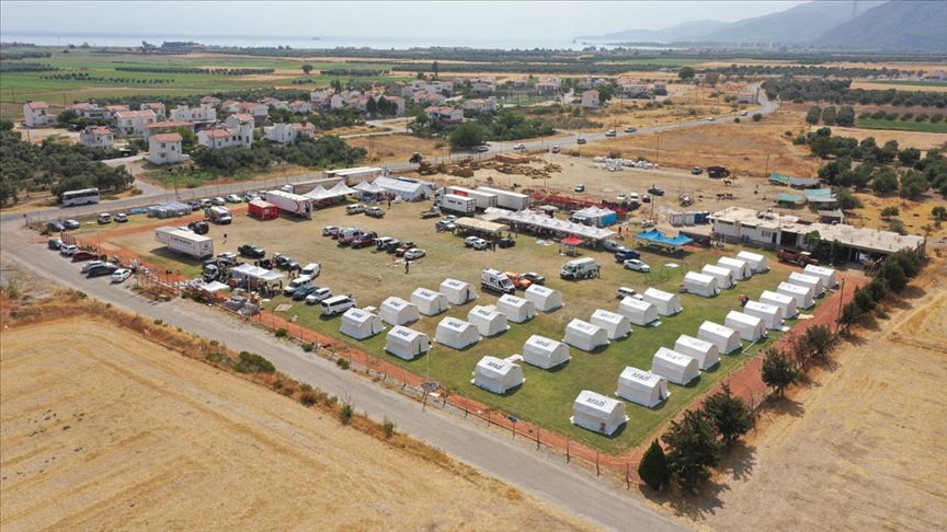 Türk Kızılay ve AFAD Lojistik Merkezi Milas yangınında zarar görenlere destek sağlıyor