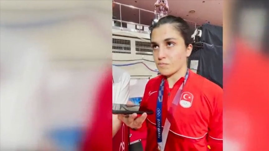 Cumhurbaşkanı Erdoğan, Busenaz Sürmeneli'yi telefonla tebrik etti