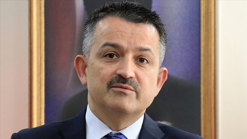 Pakdemirli: Yangınla mücadele eylem planlarımızı küresel ısınma risklerini de göz önüne alarak yeniliyoruz