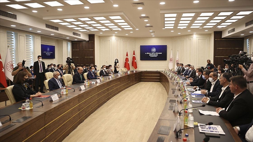 Hükümetin memur ve memur emeklisine zam teklifi belli oldu!