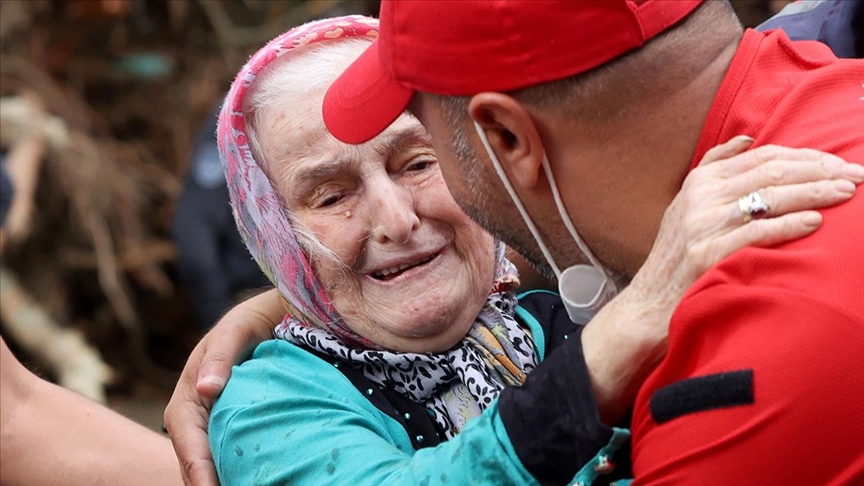 AFAD: Batı Karadeniz'deki sel felaketinde ayni ve nakdi yardımlar AFAD koordinasyonunda yapılacak