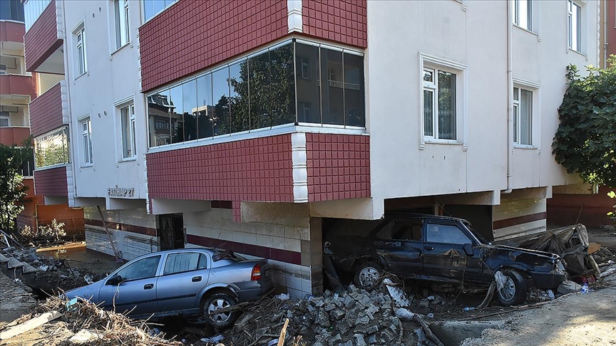 "Derelere yakın evlerin zemin ve birinci katları boş bırakılmalı" uyarısı