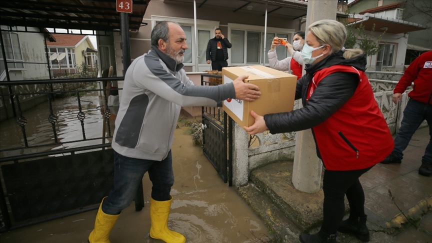 Türk Kızılay, sel bölgesinde 66 binin üzerinde kişiye insani yardım ulaştırdı