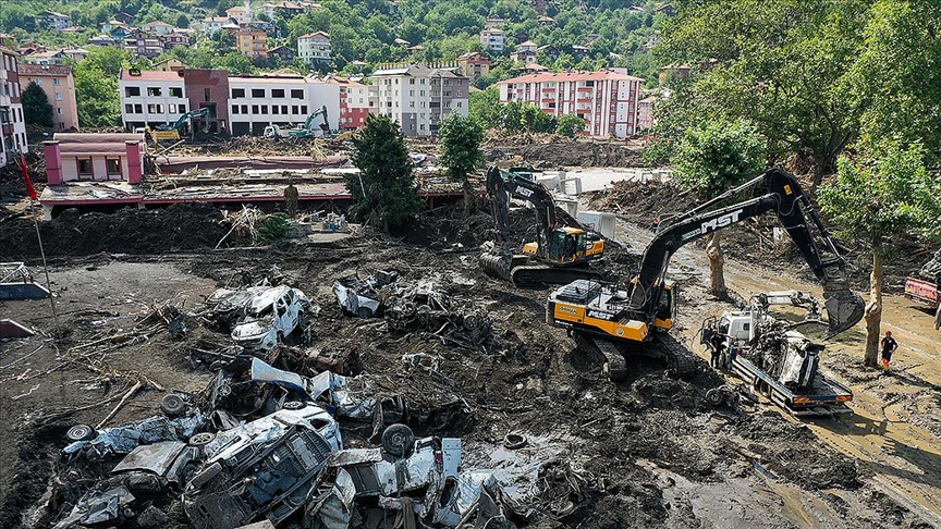 Karadeniz'deki sel felaketinde kayıp ihbarı sayısı 47'ye yükseldi!