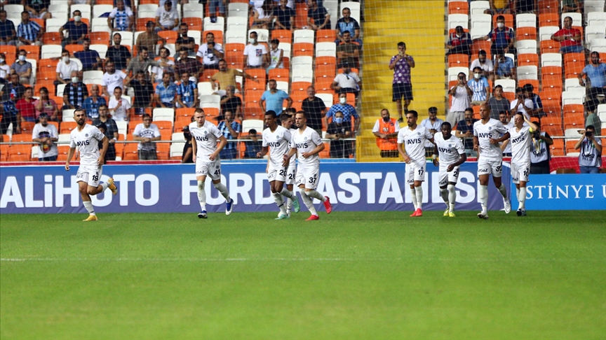 Fenerbahçe sezona galibiyetle başladı