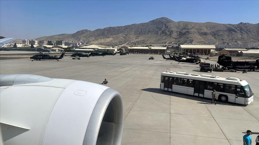 "Afganistan'dan ayrılmak isteyen Türk vatandaşlar sırayla Türkiye'ye getirilecek"