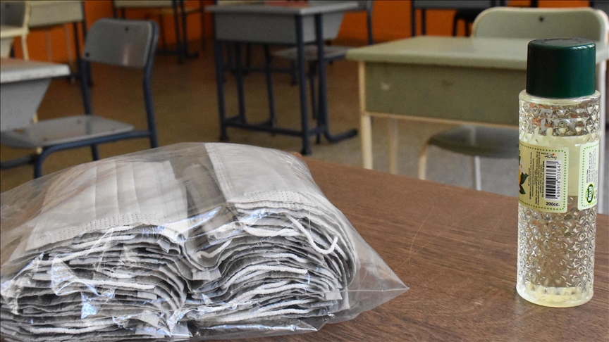 Okul yönetimlerince öğretmen ve çalışanlara hijyen kiti dağıtılacak