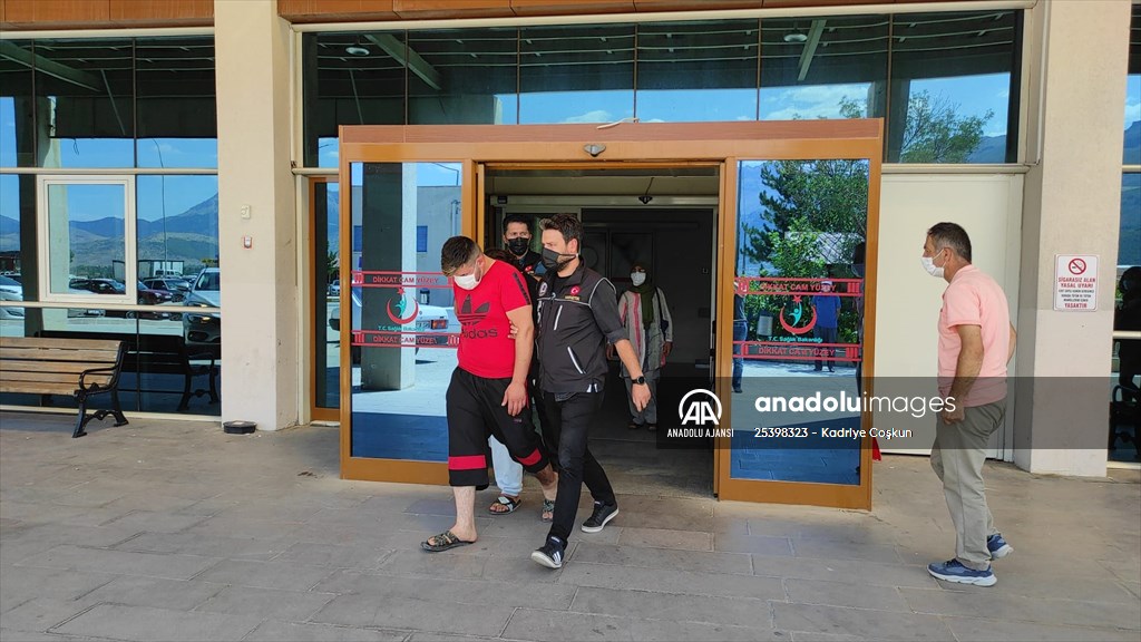 Konya'da uyuşturucu sevkiyatı yaptığı belirlenen 2 kişi adliyeye sevk edildi