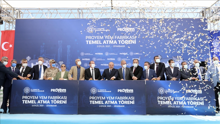 Bakan Varank, Diyarbakır'da Türkiye'nin en büyük entegre yem fabrikasının temelini attı